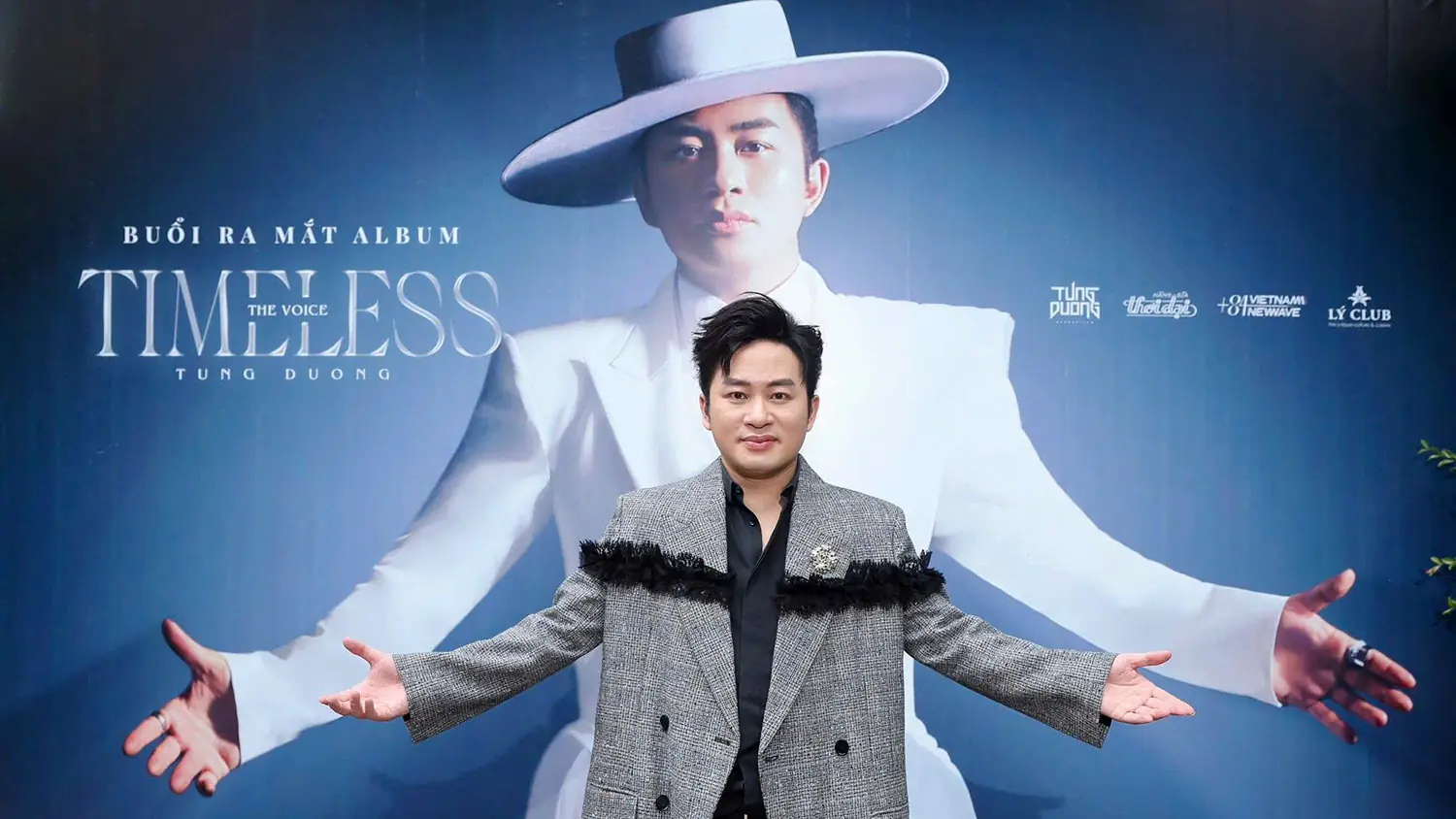 Tùng Dương 'trở về nguyên bản' với album đĩa than đầu tay